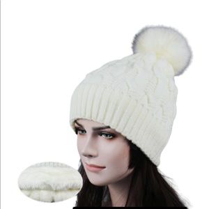 NWT Woman’s Winter Hat